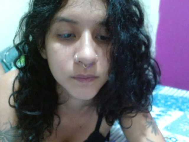 AlinaWoolf live cam on BongaCams