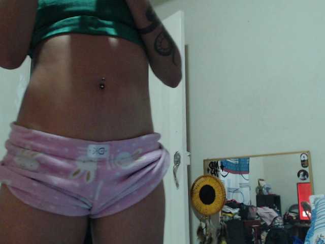 AlinaWoolf live cam on BongaCams