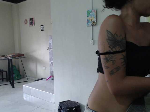 AlinaWoolf live webcam show