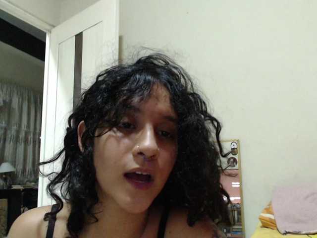 AlinaWoolf live cam on BongaCams