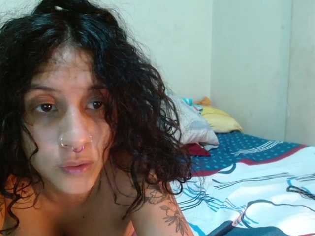 AlinaWoolf live cam on BongaCams