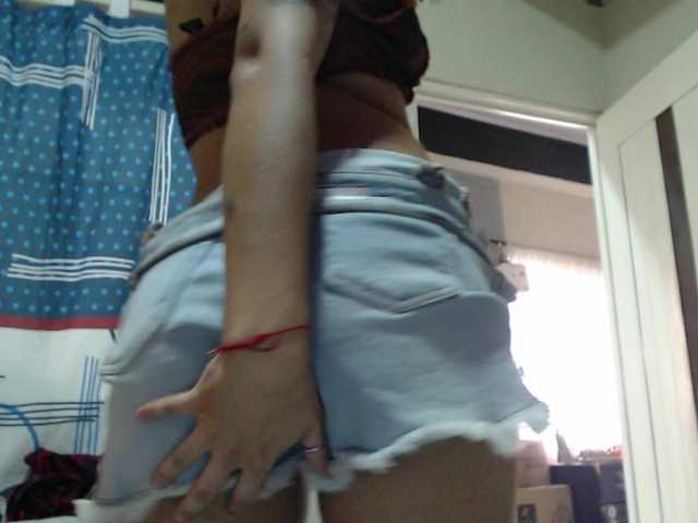 Sex chat gratuit in direct cu AlinaWoolf pe BongaCams