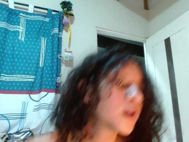 AlinaWoolf live cam on BongaCams