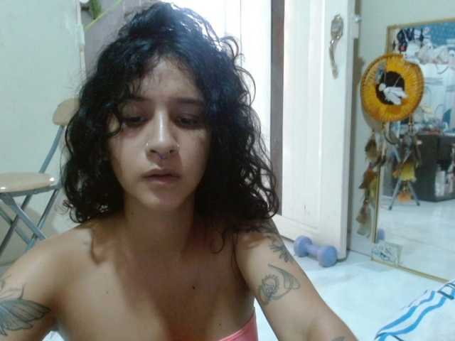 AlinaWoolf live cam on BongaCams