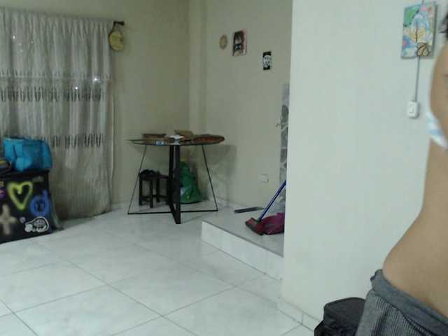 AlinaWoolf live cam on BongaCams