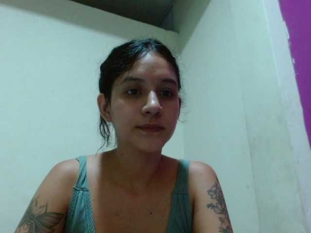 AlinaWoolf live cam on BongaCams