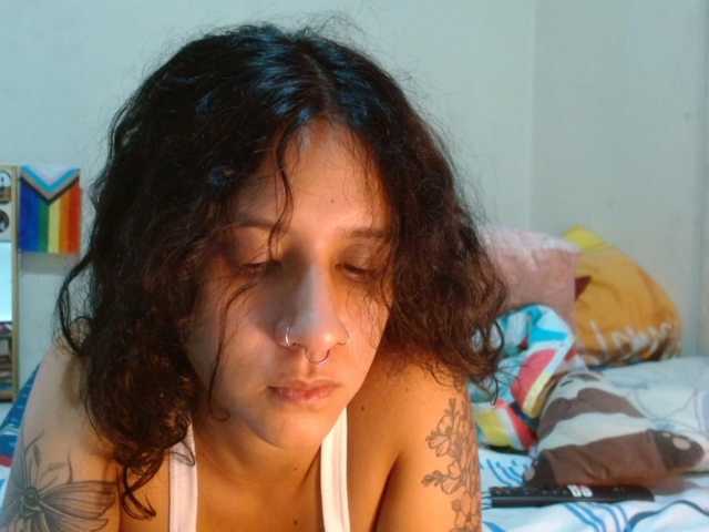 AlinaWoolf live cam on BongaCams