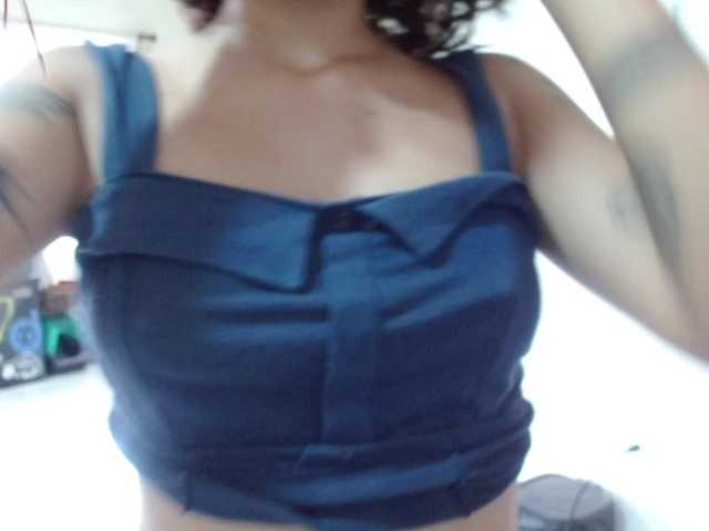 AlinaWoolf live cam on BongaCams