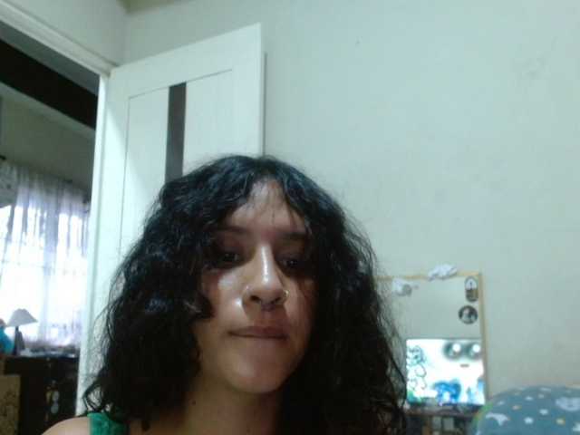 AlinaWoolf live cam on BongaCams