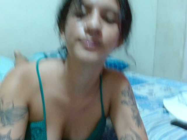 AlinaWoolf live cam on BongaCams