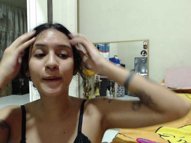 AlinaWoolf live cam on BongaCams