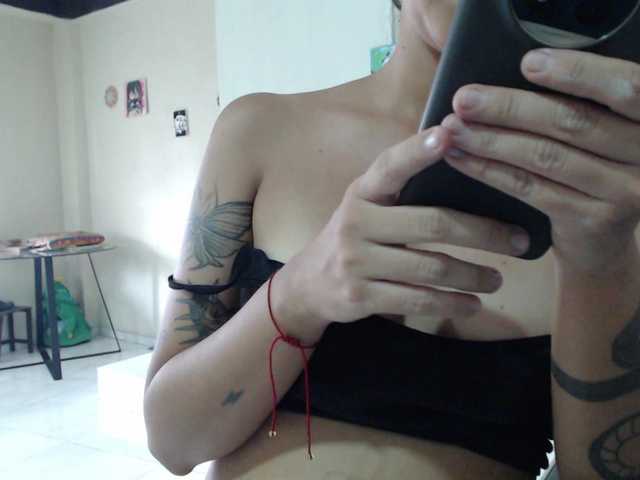 AlinaWoolf live webcam show
