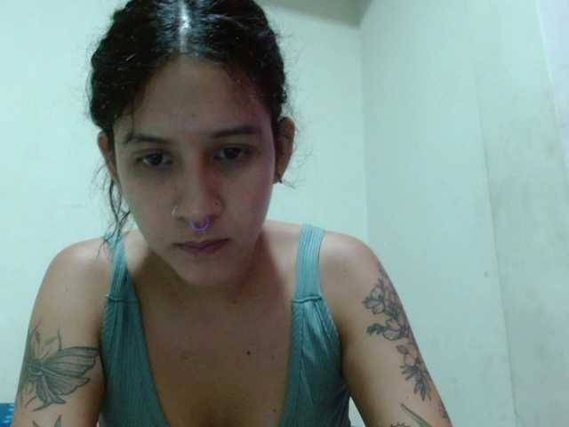 AlinaWoolf live cam on BongaCams