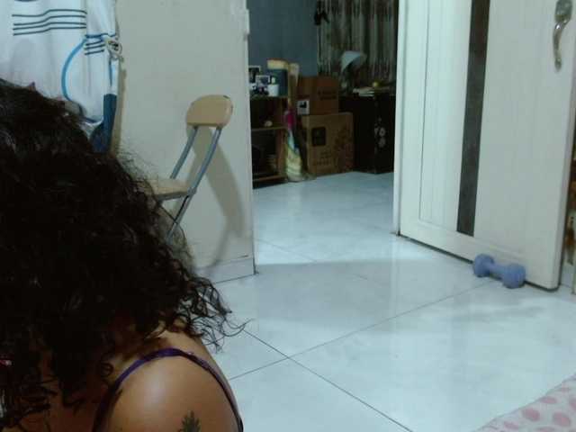 AlinaWoolf live cam on BongaCams