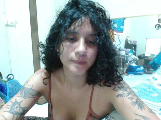 AlinaWoolf live cam preview