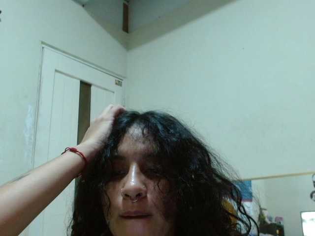 AlinaWoolf live cam on BongaCams