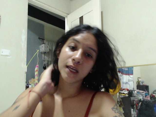 AlinaWoolf live cam on BongaCams