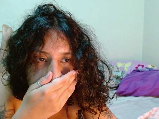 AlinaWoolf live cam on BongaCams