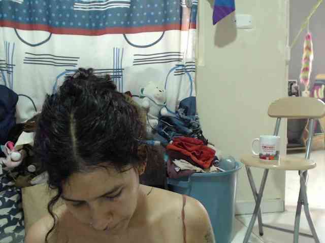AlinaWoolf webcam