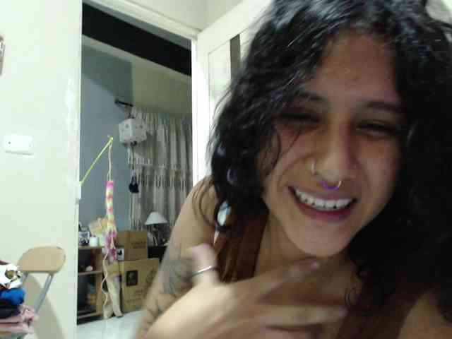 AlinaWoolf webcam