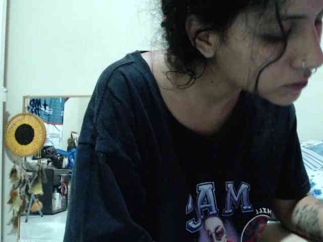 AlinaWoolf webcam