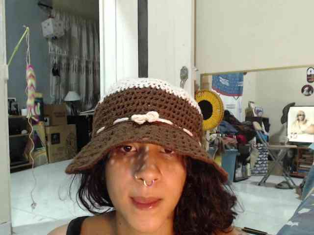 AlinaWoolf webcam