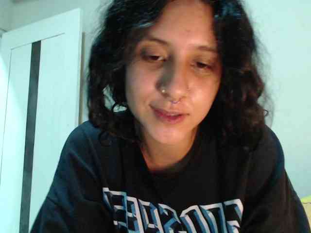 AlinaWoolf webcam