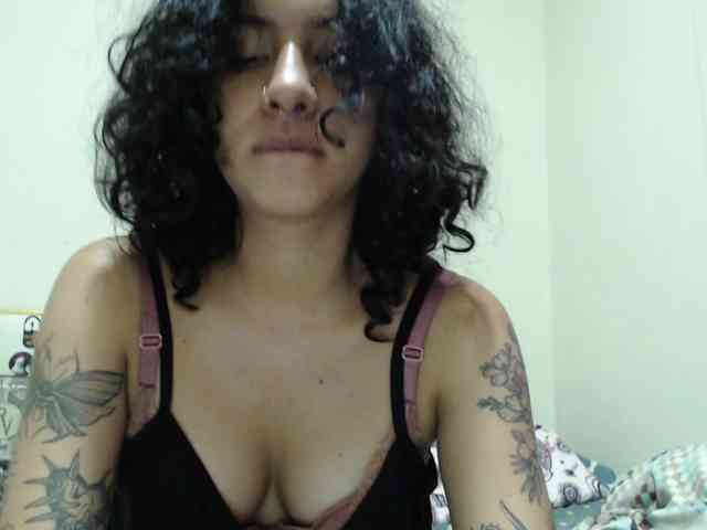 Modelo: AlinaWoolf