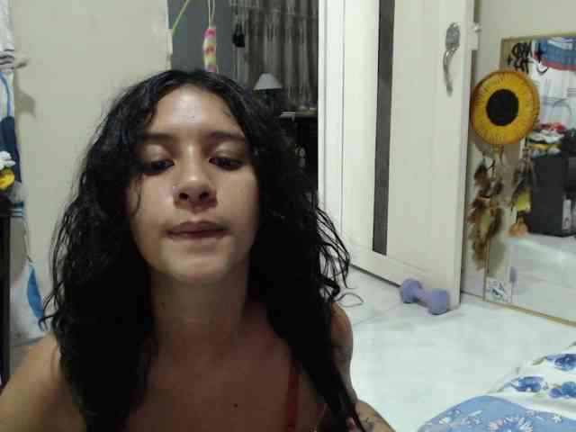 AlinaWoolf webcam