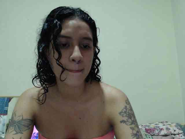 AlinaWoolf webcam