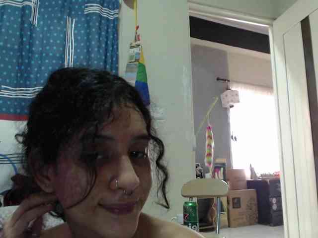 AlinaWoolf webcam