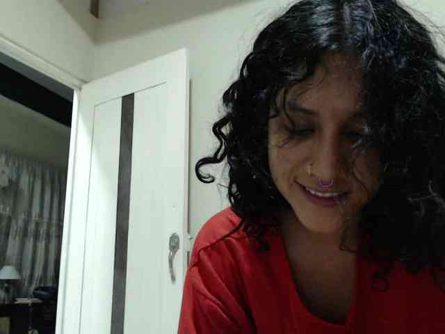 AlinaWoolf webcam