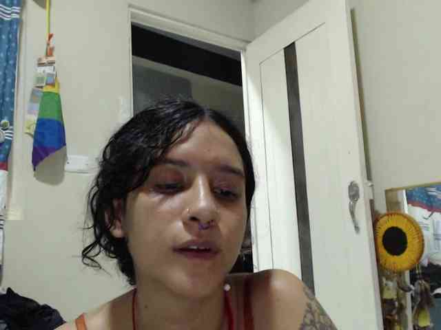 AlinaWoolf webcam