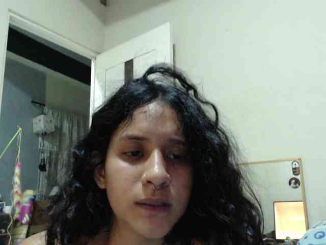 AlinaWoolf webcam