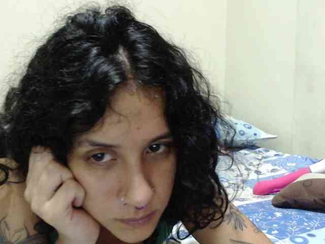AlinaWoolf webcam