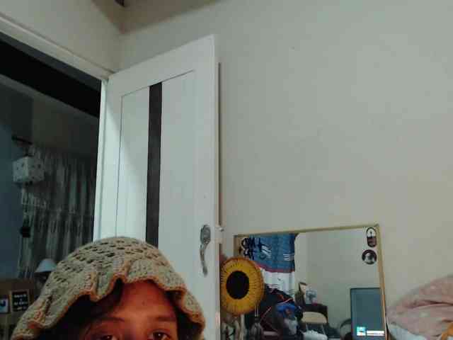 AlinaWoolf webcam