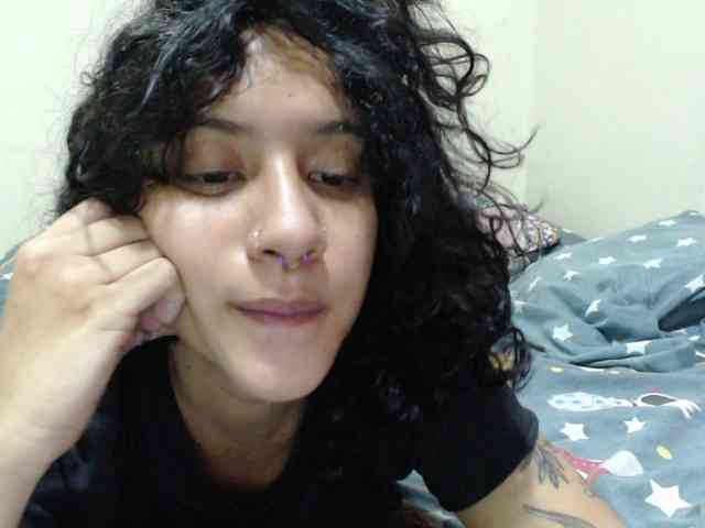 AlinaWoolf webcam