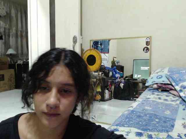 AlinaWoolf webcam