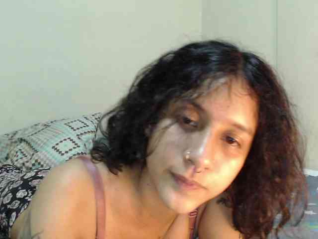 AlinaWoolf webcam