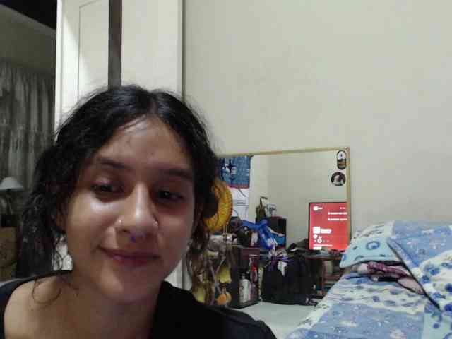 AlinaWoolf webcam