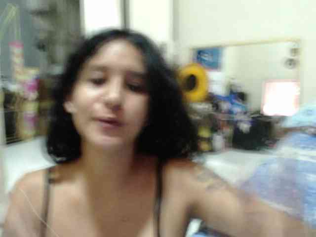 AlinaWoolf webcam