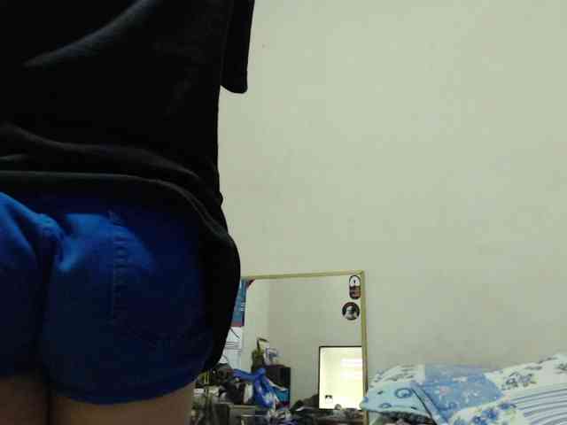AlinaWoolf webcam