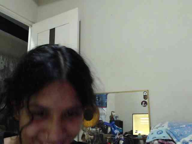 AlinaWoolf webcam