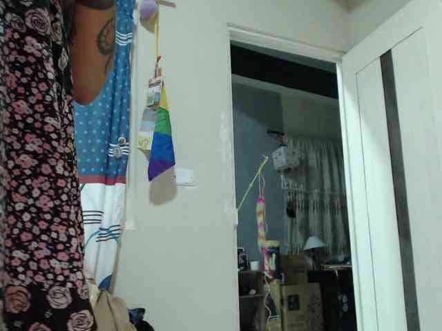 AlinaWoolf webcam