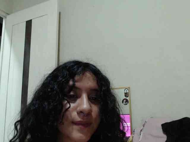 AlinaWoolf webcam