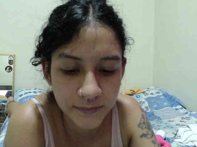 AlinaWoolf webcam