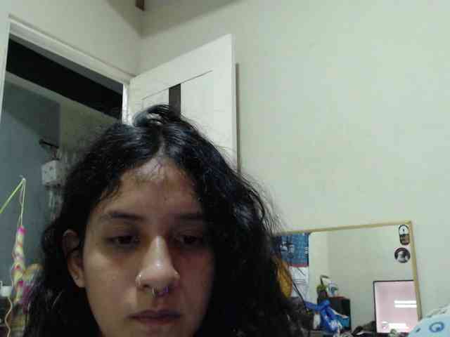 AlinaWoolf webcam