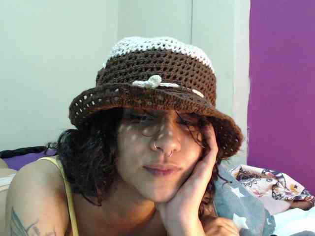 AlinaWoolf webcam