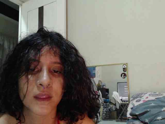 AlinaWoolf webcam