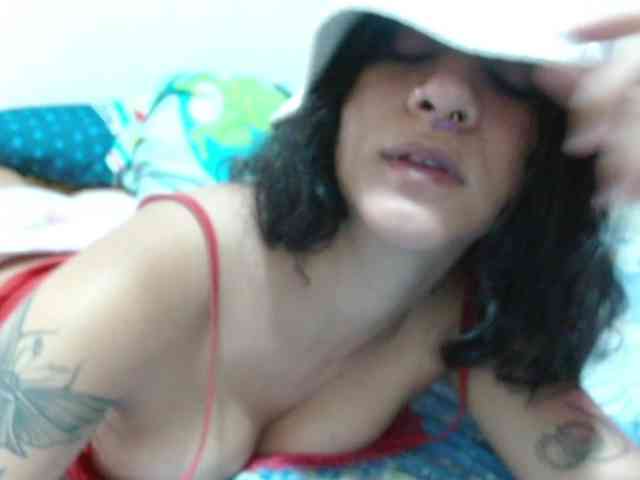 AlinaWoolf webcam